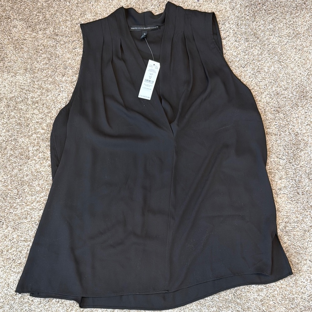 Chic Black Sleeveless Blouse